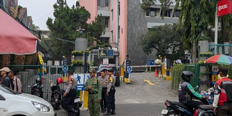 Unpar Konfirmasi Adanya Surat Ancaman, Polisi Terlihat Berjaga di Sekitar Unpar